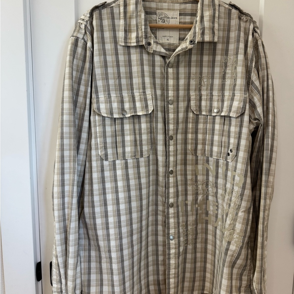 Calvin Klein Men’s Shirt XL Metal Snap Front Plaid White Gray and Beige